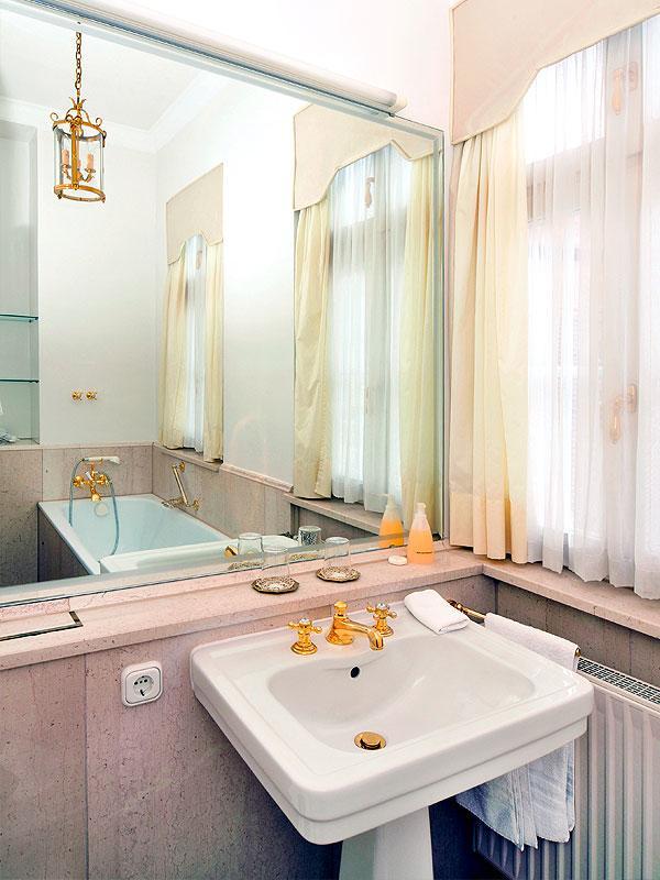 אנסבאך Hotel Buerger Palais מראה חיצוני תמונה
